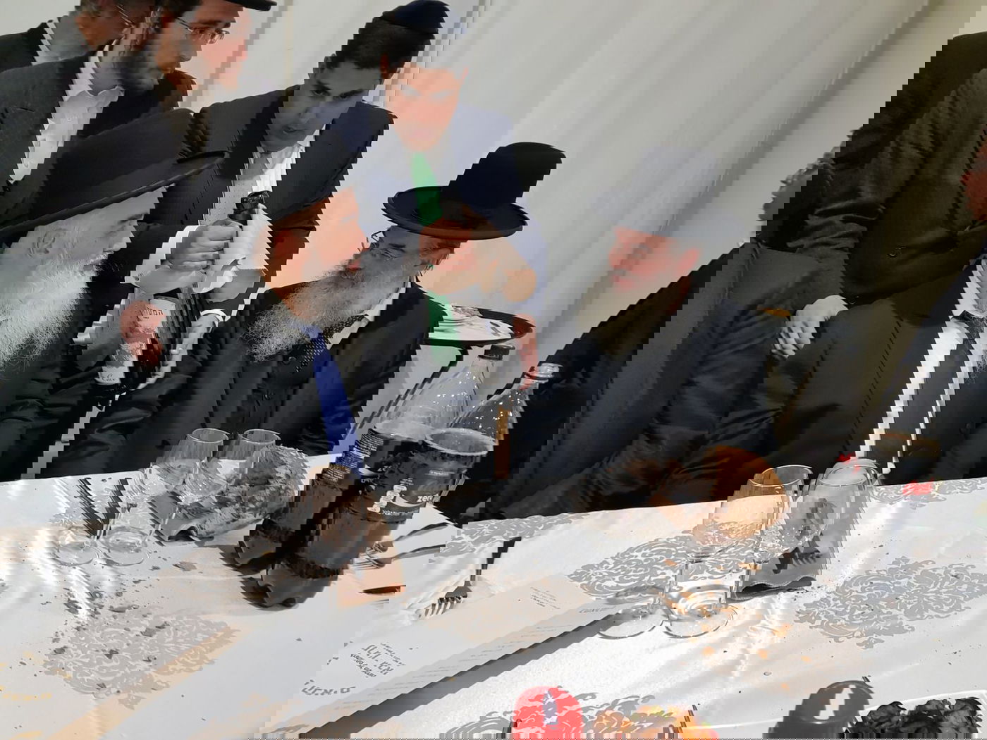 תיעוד: שמחת חתונת בן הגר"נ מרג'ן עם בת הרב ליאור גבאי