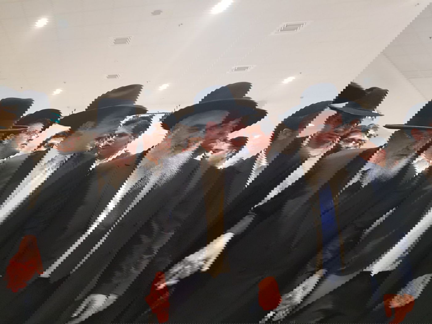 תיעוד: שמחת חתונת בן הגר"נ מרג'ן עם בת הרב ליאור גבאי