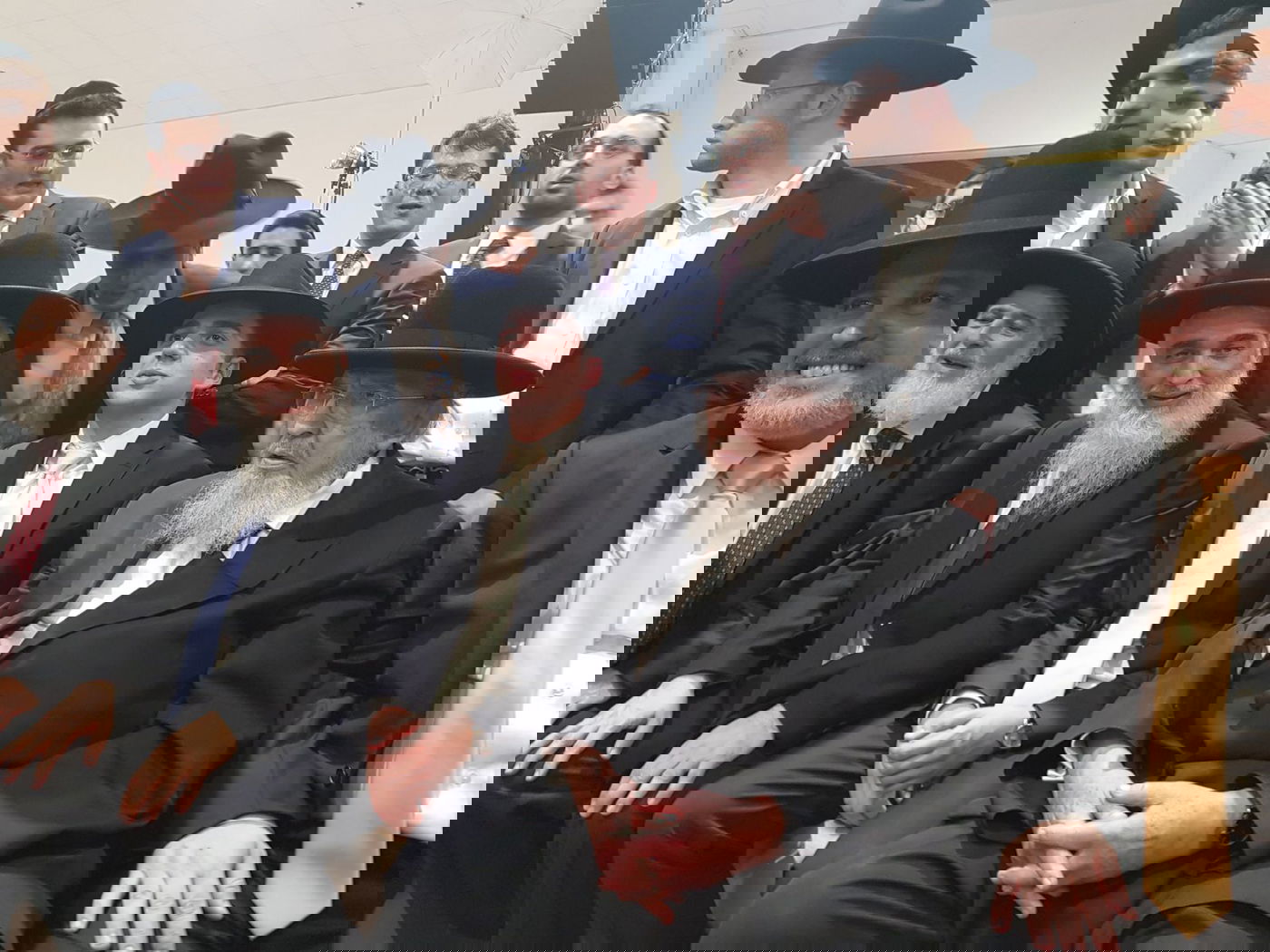 תיעוד: שמחת חתונת בן הגר"נ מרג'ן עם בת הרב ליאור גבאי