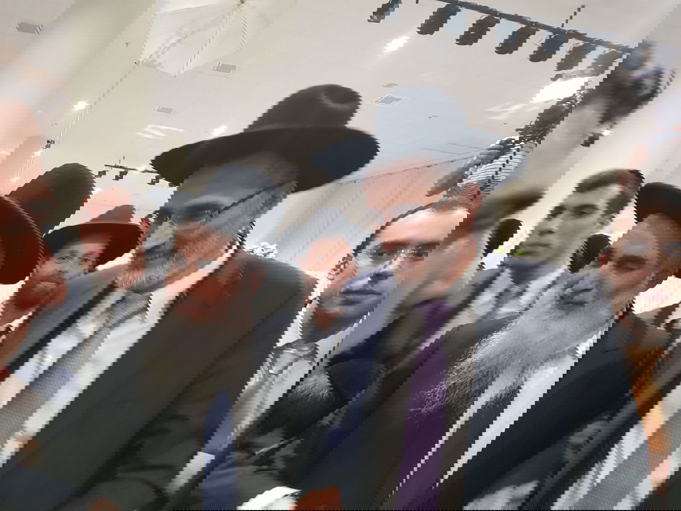 תיעוד: שמחת חתונת בן הגר"נ מרג'ן עם בת הרב ליאור גבאי