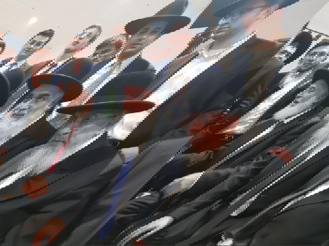 תיעוד: שמחת חתונת בן הגר"נ מרג'ן עם בת הרב ליאור גבאי