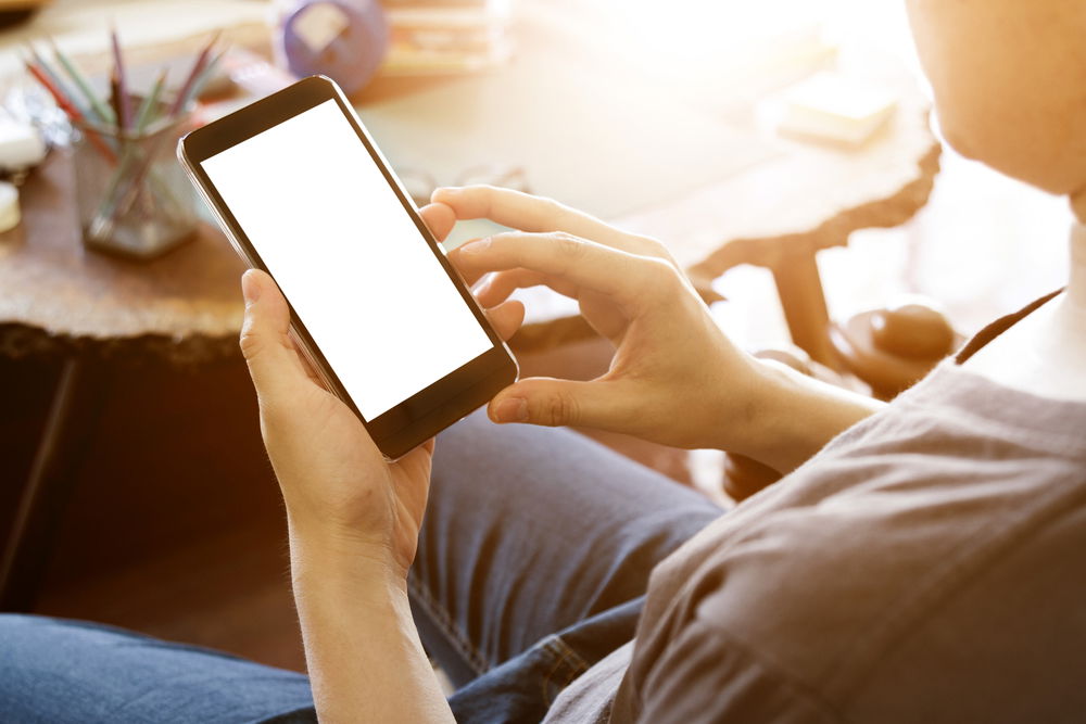 הטלפון הגנוב עם תמונות הבן שנהרג הושב