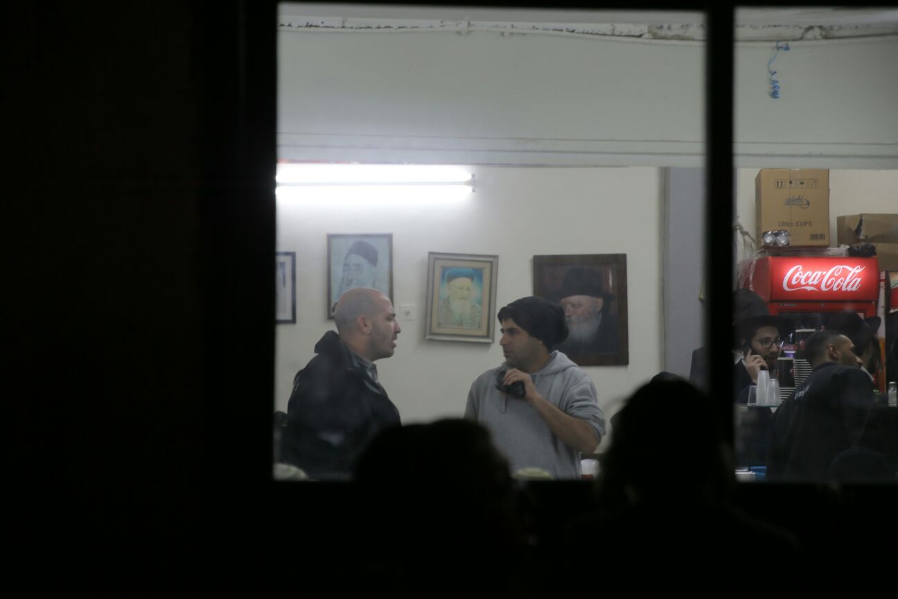 חייל דתי הותקף בפלאפל מירו בבית ישראל