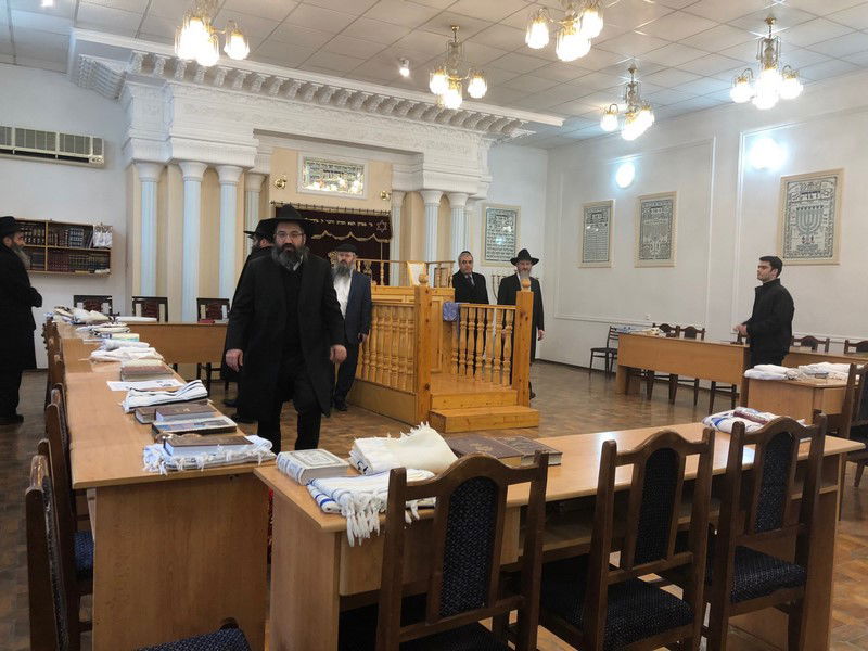 כשחסידי חב"ד וסטמאר רקדו ביחד עם הקוזקים