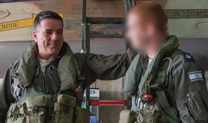 רב סרן ע' ומפקד חיל האוויר