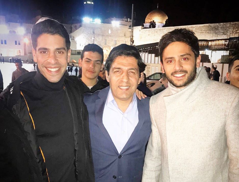 ה"שבאבניקים" התפללו בכותל עם רב הסלבס