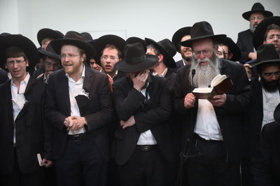 הבכיות ליד מיטת הגר"ש אוירבך