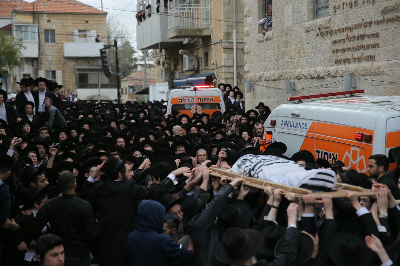 הלווית הגאון רבי שמואל  אוירבך זצ"ל • גלריה מתעדכנת