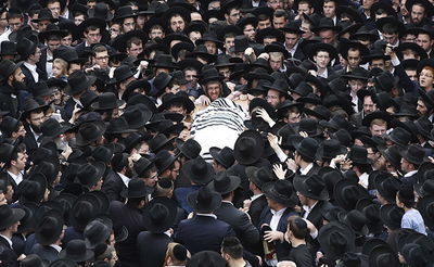 מסע ההלוויה, בצהריים