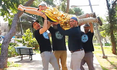 'עניין אחר' במאשאפ שירים משעשע במיוחד