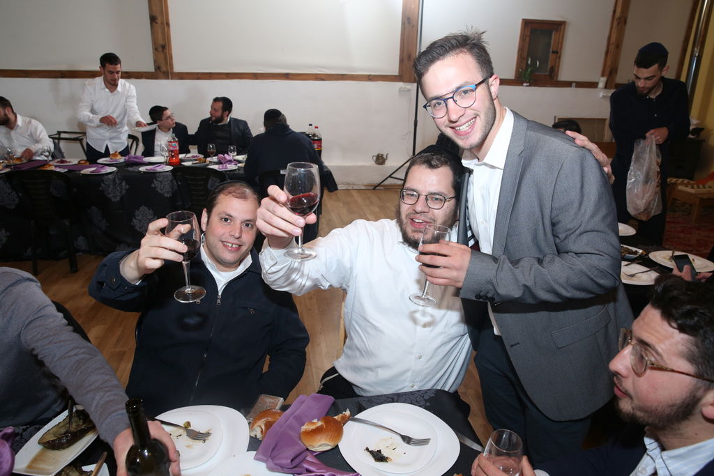 הצלם שלומי כהן חגג... סיום מסכת • גלריה