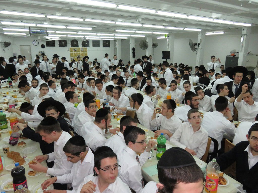 הלימוד בליל בפורים - "ישיבה על קברו" של מרן הגראי"ל