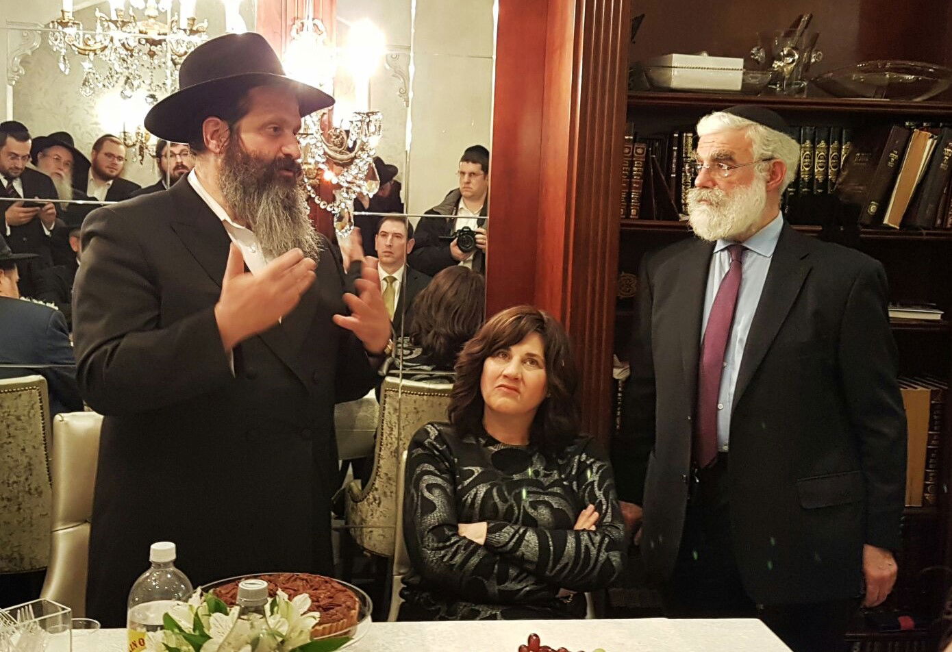 יצא מהכלא, אך עדיין דואג לאסירים