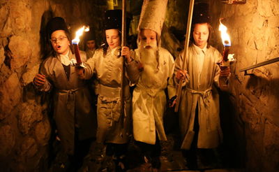 בלפידים ובשירה: התלווינו ל"פורים רב" במאה שערים