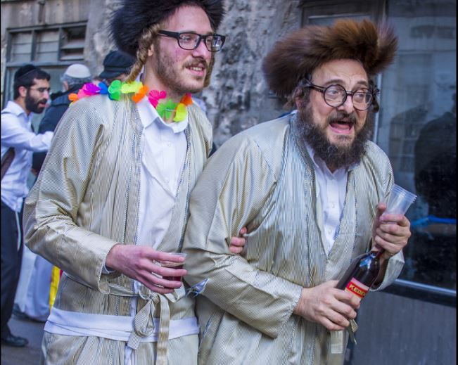 שתייה בפורים. אילוסטרציה