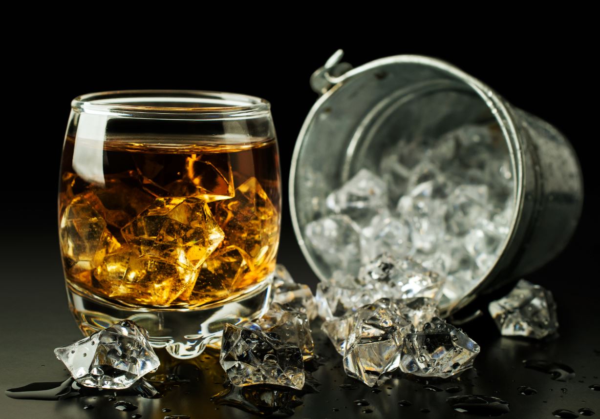 האם מותר לנהוג אחרי שתיית "מעט" אלכוהול?