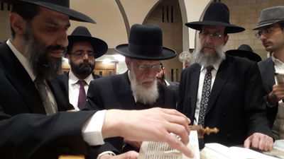 קריאת המגילה של נשיא מועצת חכמי התורה הגר"ש כהן