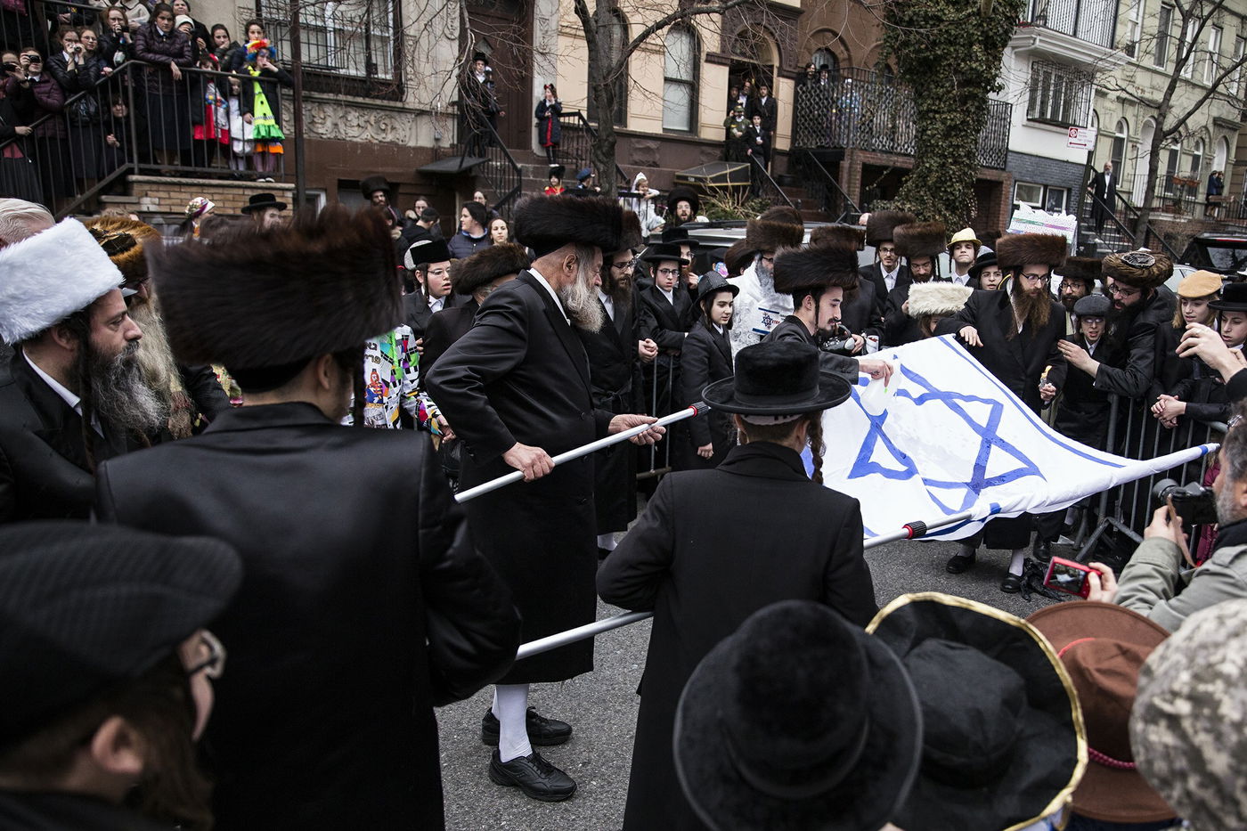 חגיגת פורים בויליאמסבורג: שריפת דגל ישראל