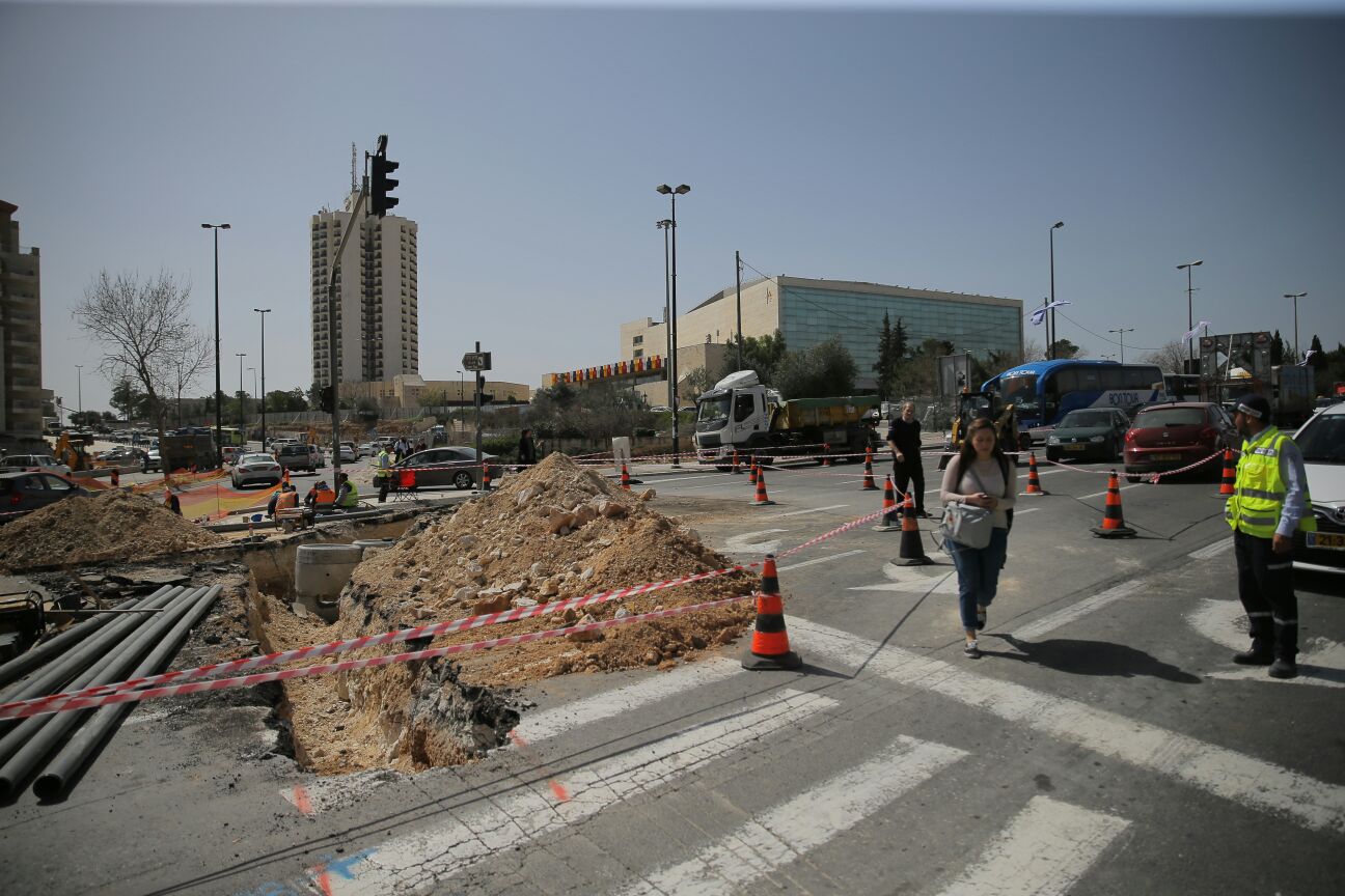 ירושלים נצורה: פקקי ענק ונהגים מתוסכלים