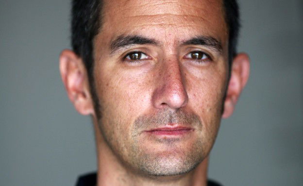 אורי משגב, העיתונאי שהגיש את התלונה