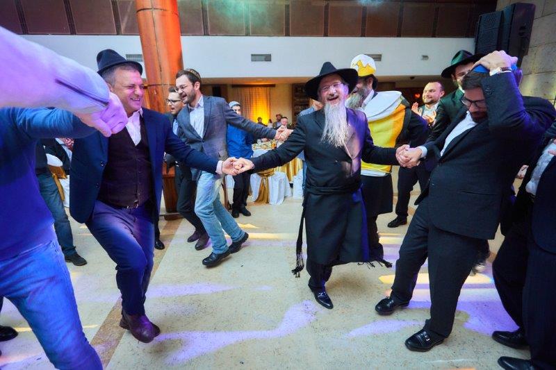 פורים במוסקבה: ממחצית השקל ועד שמחת החג • צפו