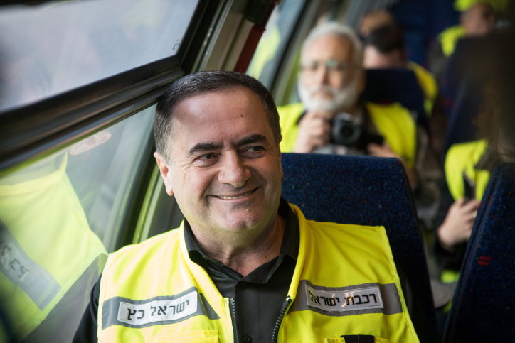 כץ בנסיעת מבחן בקו הרכבת המהיר