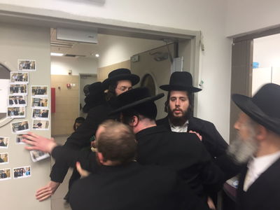 "נאצי, שייגעץ": מהומה בטקס קבלת תארים