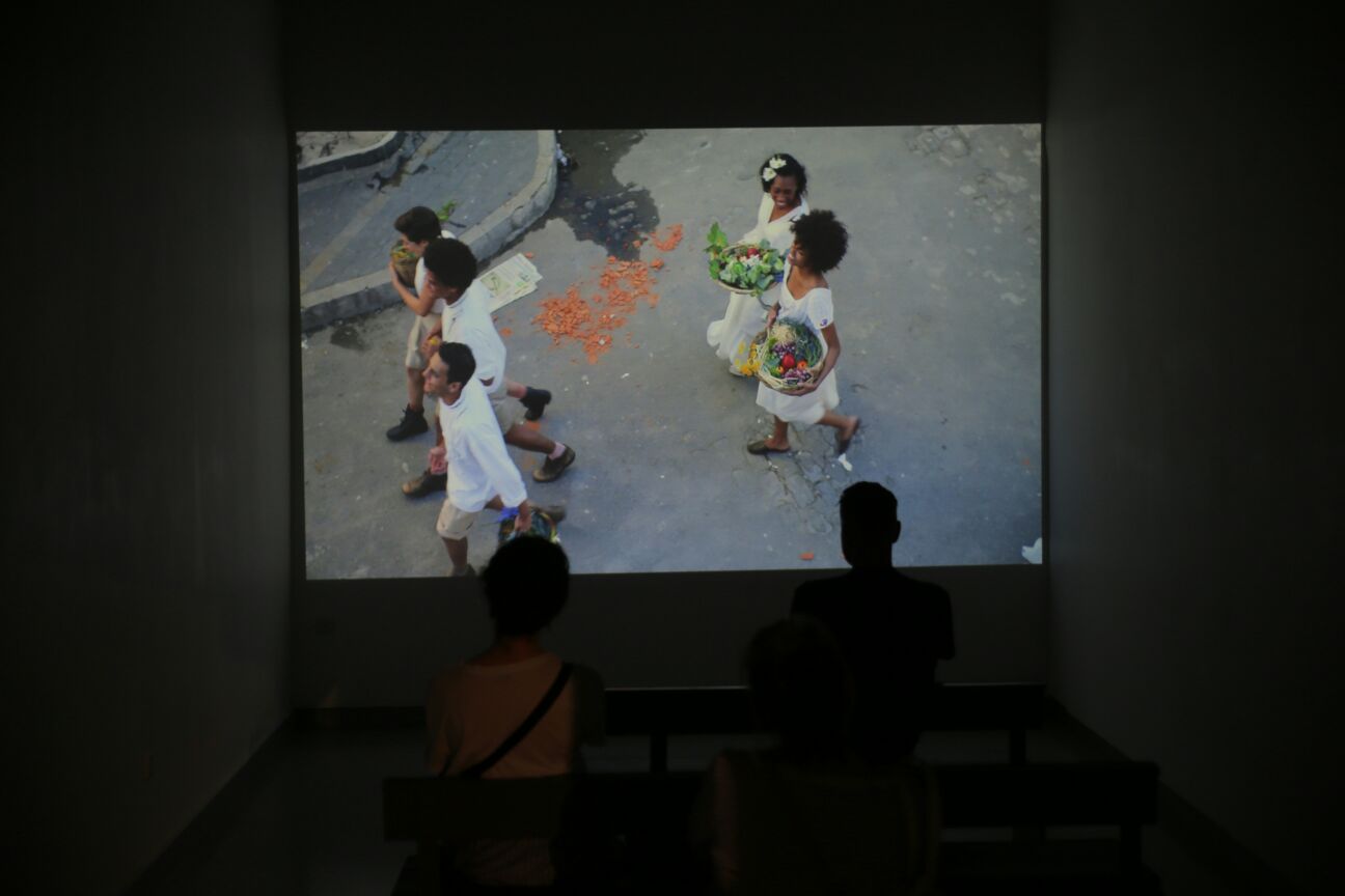 המוזיאון מציג: תערוכת "לא תעשה לך" • צפו