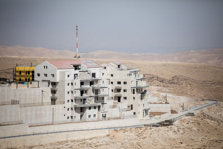 בנייה במעלה אדומים, אילוסטרציה