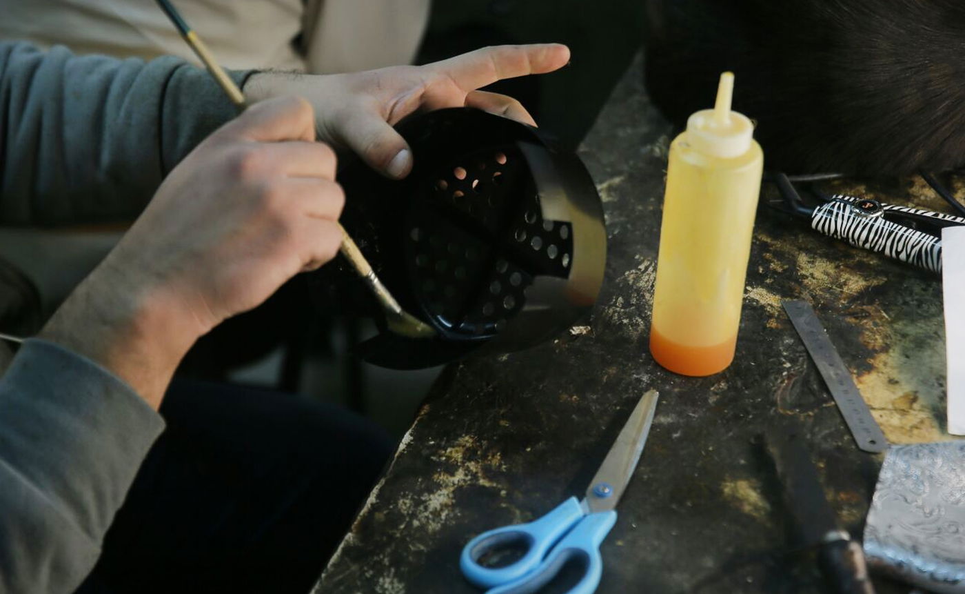 מזנבות שועלים לכתר חסידי: כך מכינים שטריימל