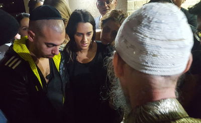 המקובל ניחם את הורי הילדה שנדרסה למוות