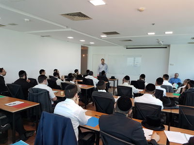 כיתת לימוד בפיתוחים.