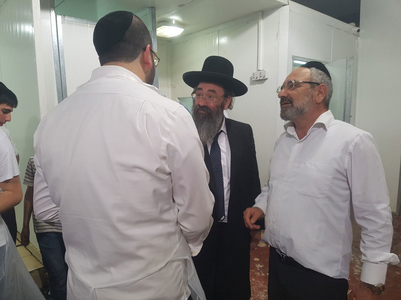 צפו: שירה וריקודים לכבוד הרב יעקב אמסלם