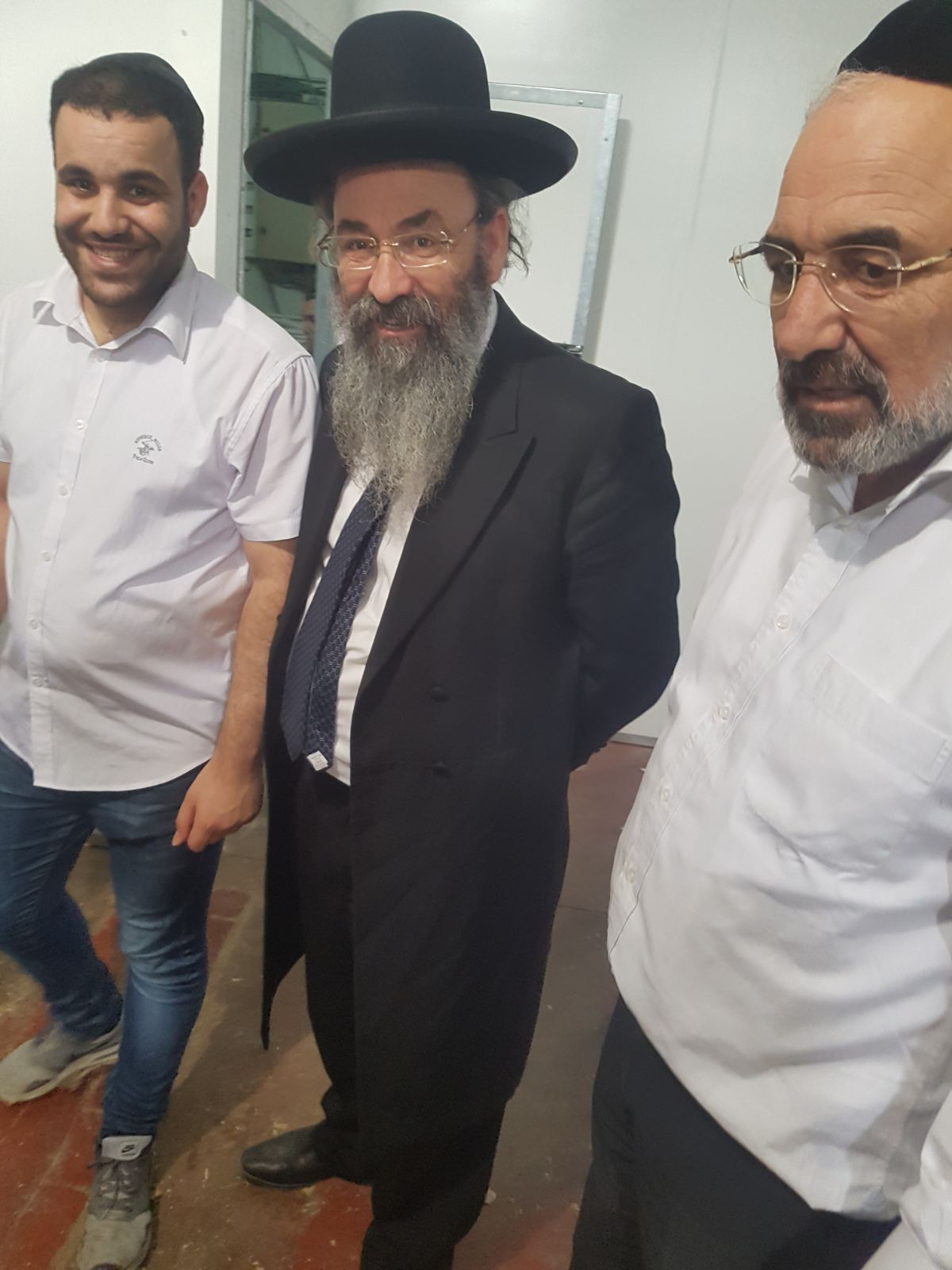 צפו: שירה וריקודים לכבוד הרב יעקב אמסלם