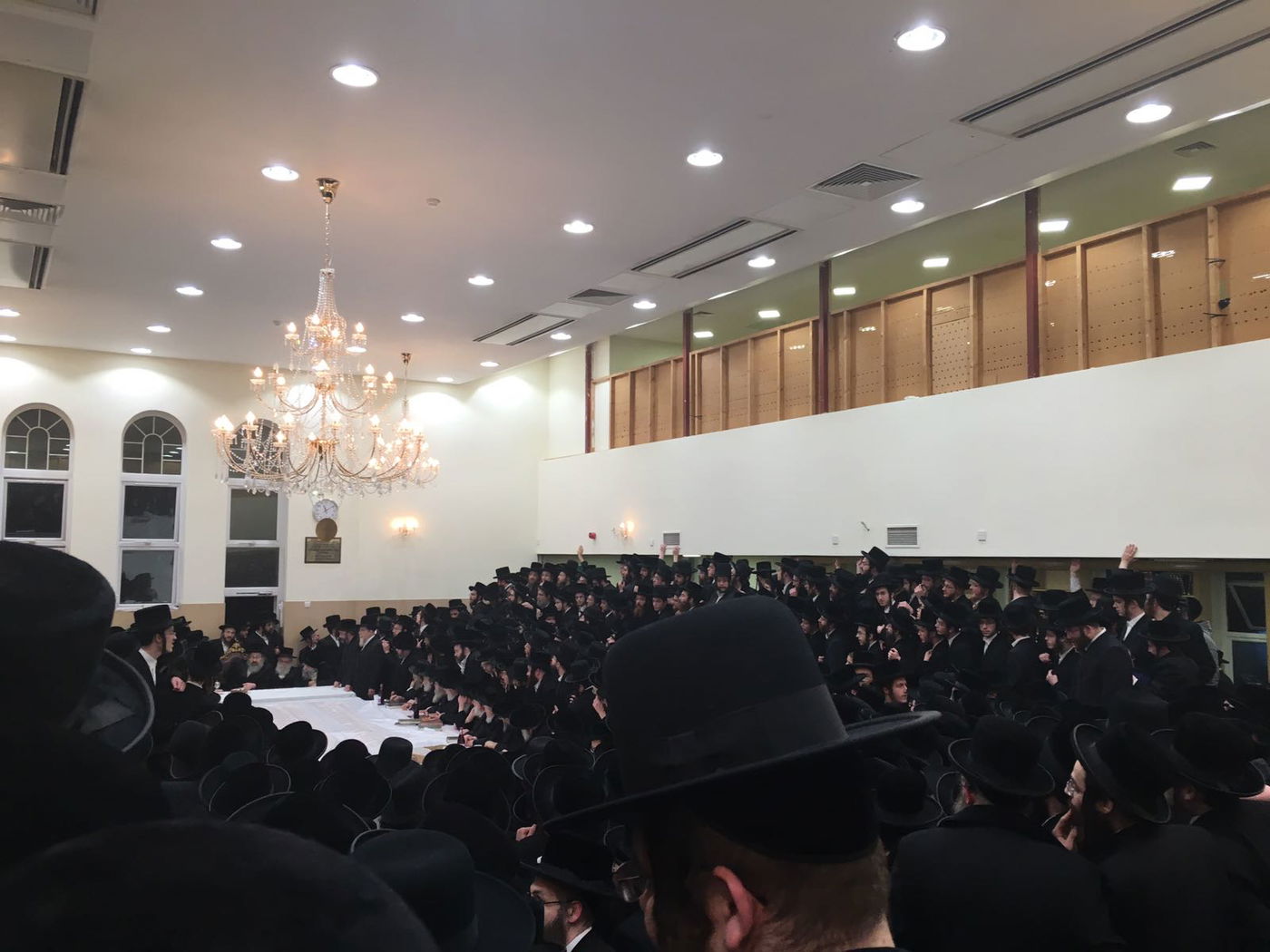 ההתרגשות: השבת הראשונה לאדמו"רים