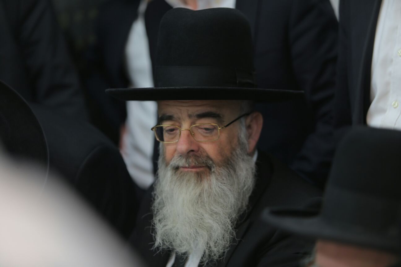 'שלושים' לגר"ש אוירבך: עלייה לציון וכתיבת ס"ת • גלריה