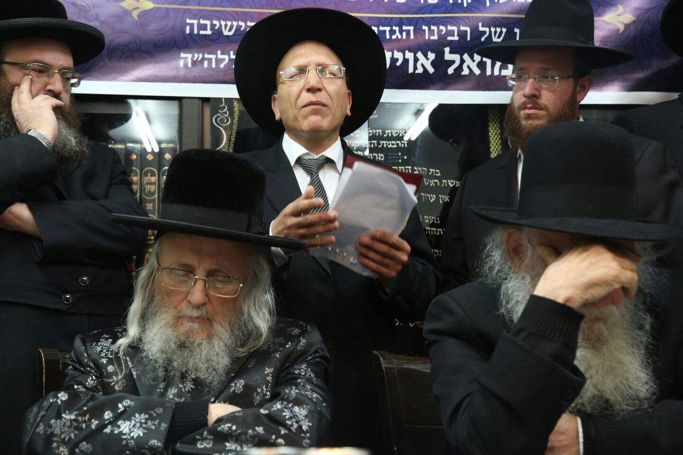 'שלושים' לגר"ש אוירבך: עלייה לציון וכתיבת ס"ת • גלריה