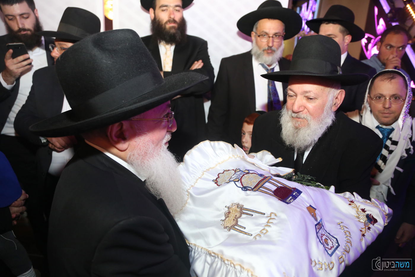 רבנים ואישי ציבור בברית לבנו של יוסף רפאלי