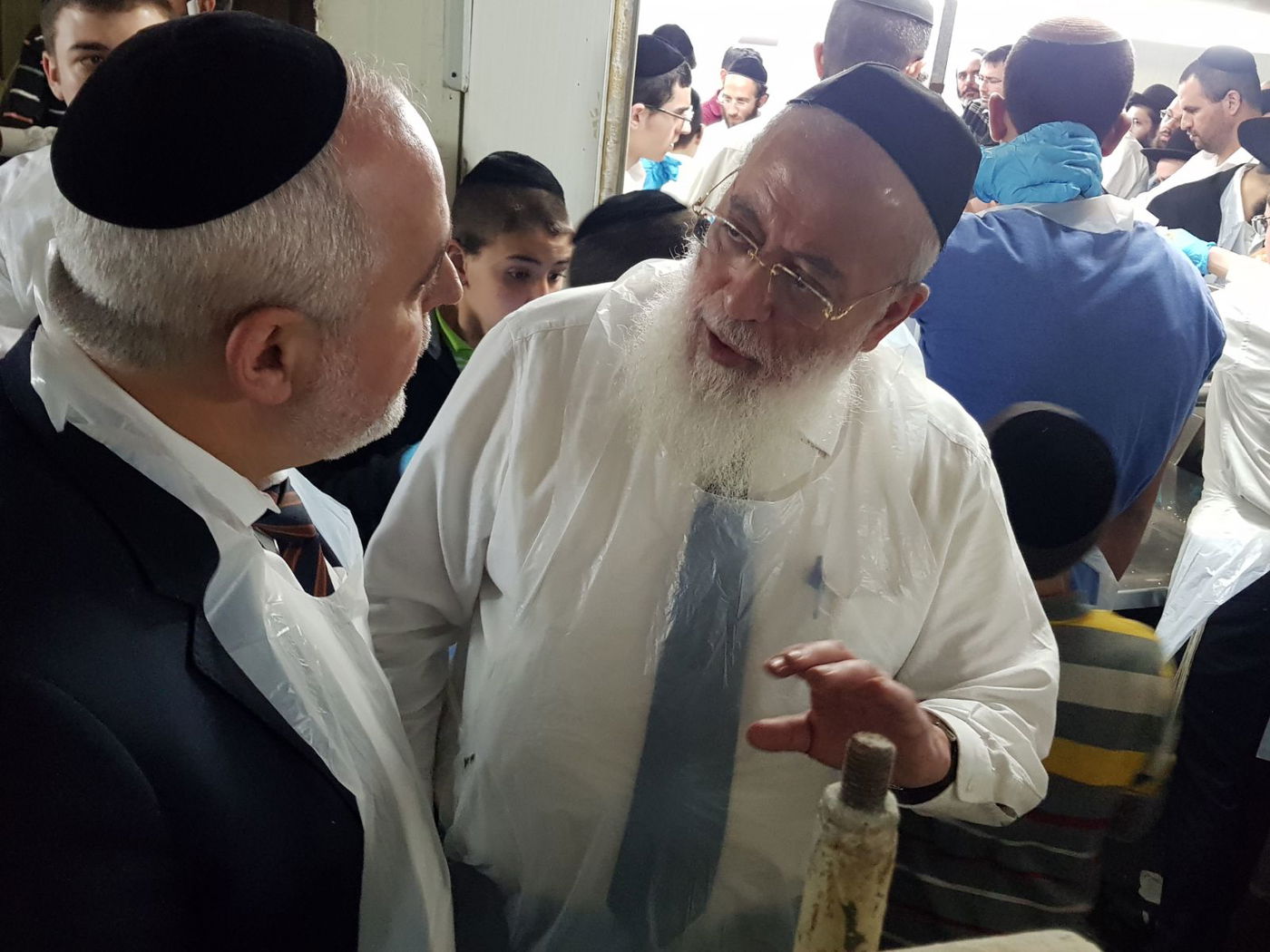 לאחר חצות: הראשונים לציון באפיית מצות