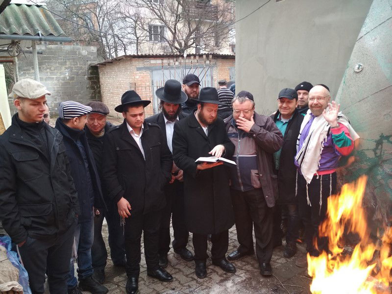 הרב הורביץ בשריפת חמץ