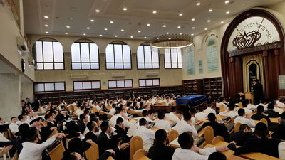 חול המועד: ראש ישיבת חברון מסר שיעור בבני ברק