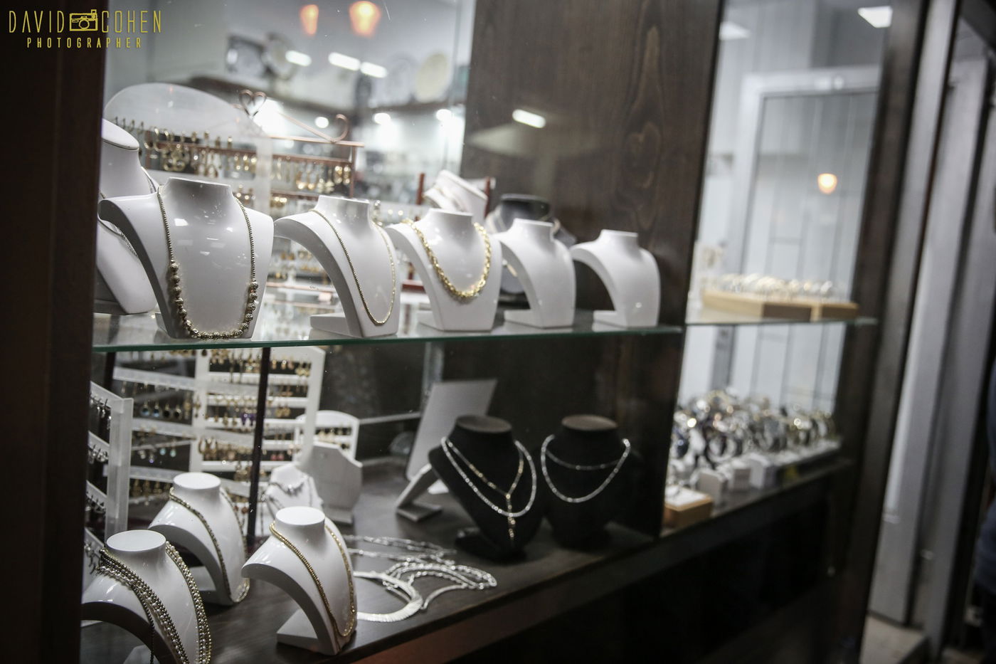 חנות התכשיטים בצפת נשדדה בתוך דקה • צפו