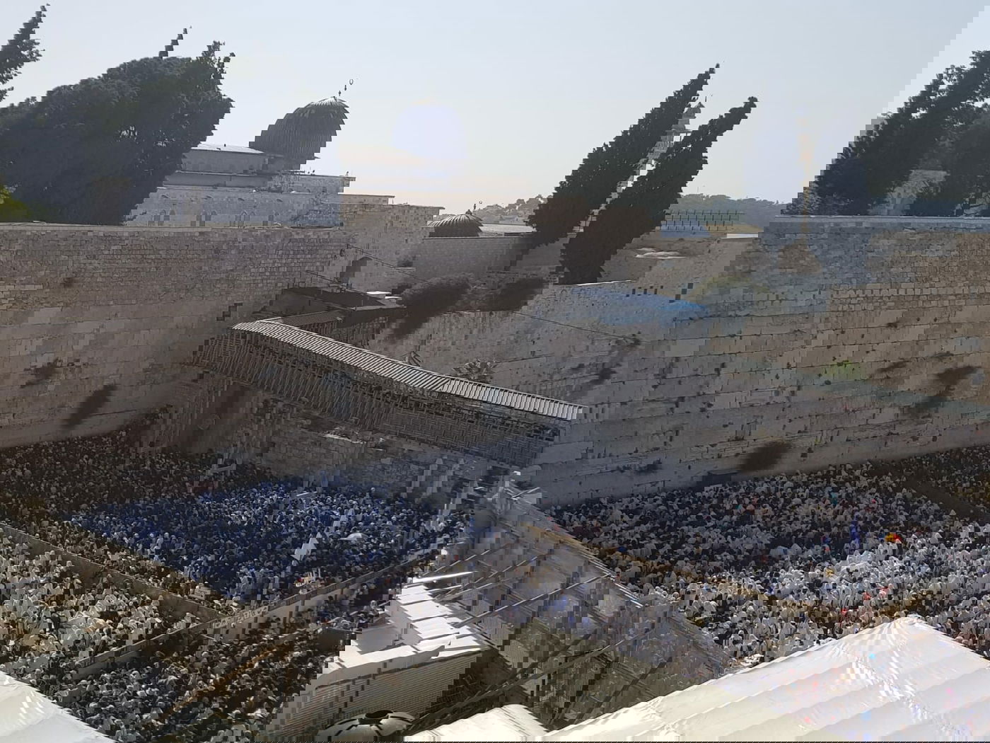 ברכת כהנים בכותל המערבי: תיעוד מרהיב מהמנוף