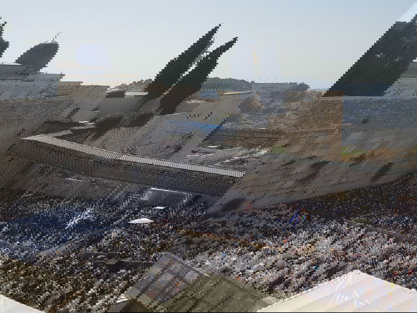 ברכת כהנים בכותל המערבי: תיעוד מרהיב מהמנוף