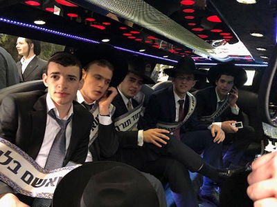 התהלוכה בכניסה לעיר