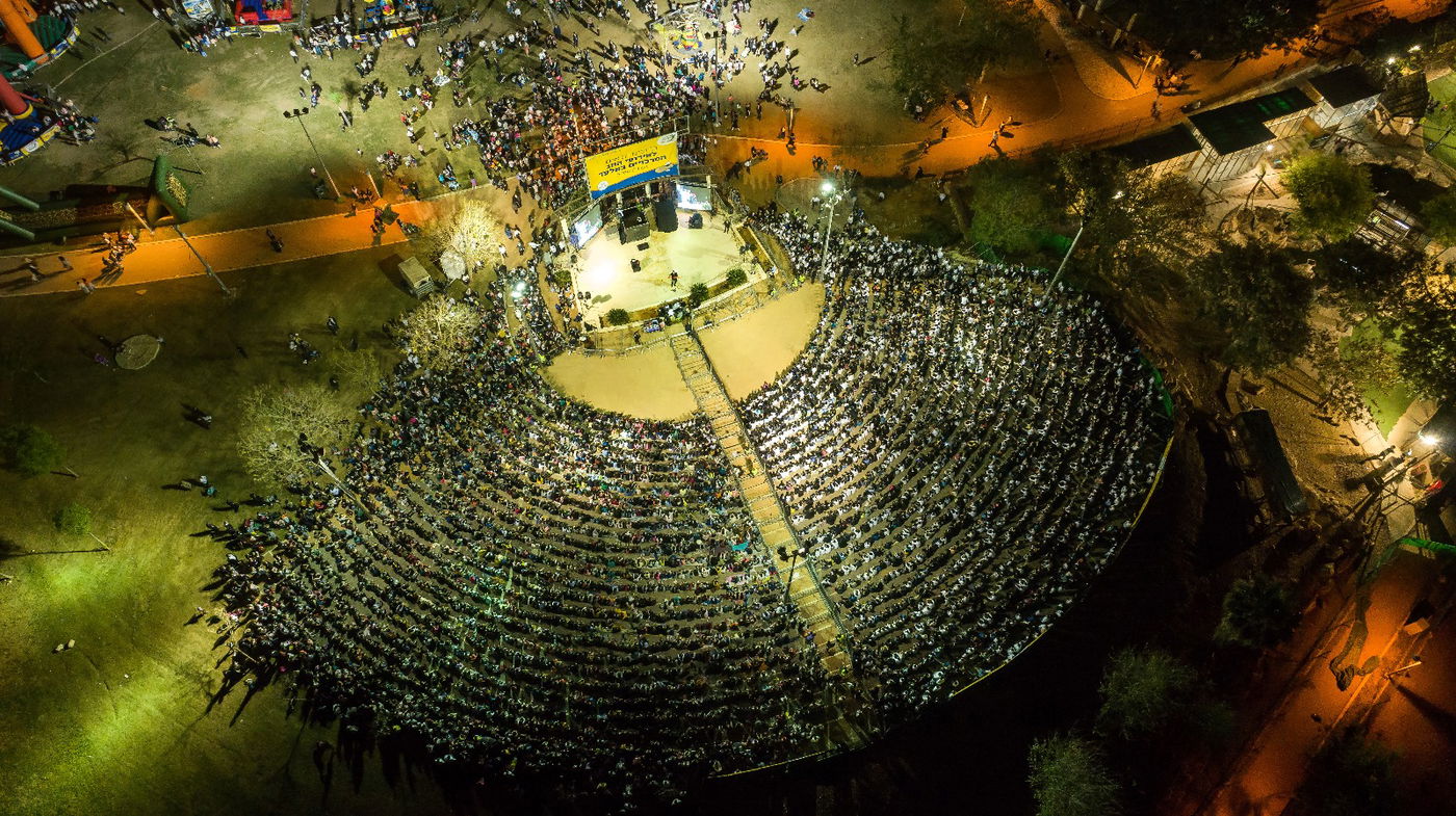 מהאוויר: כך חוגגים פסח בעיר אלעד • צפו