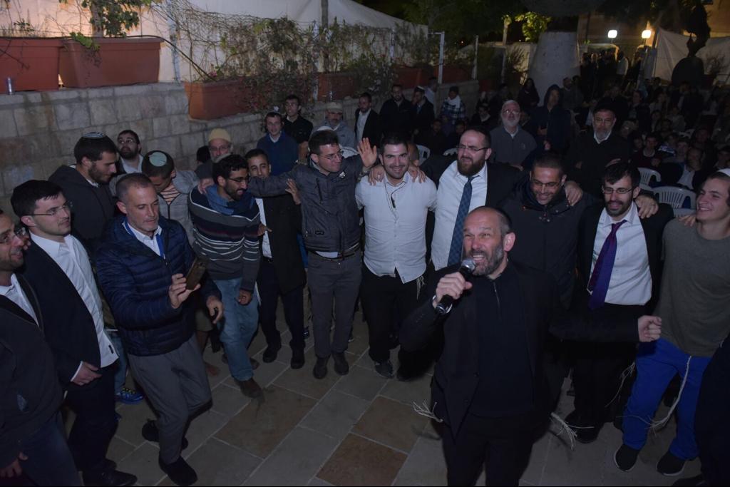 הרב עדס לרזאל: מחזק אותך על שמירת העיניים