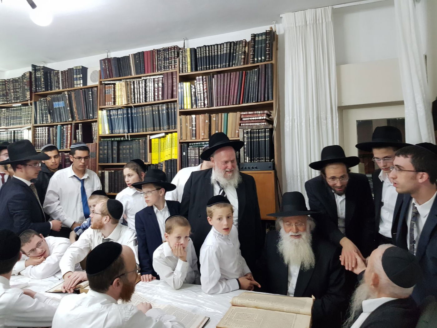 ראש ישיבת קרית מלאכי בביקור חג של הגרי"ג אדלשטיין