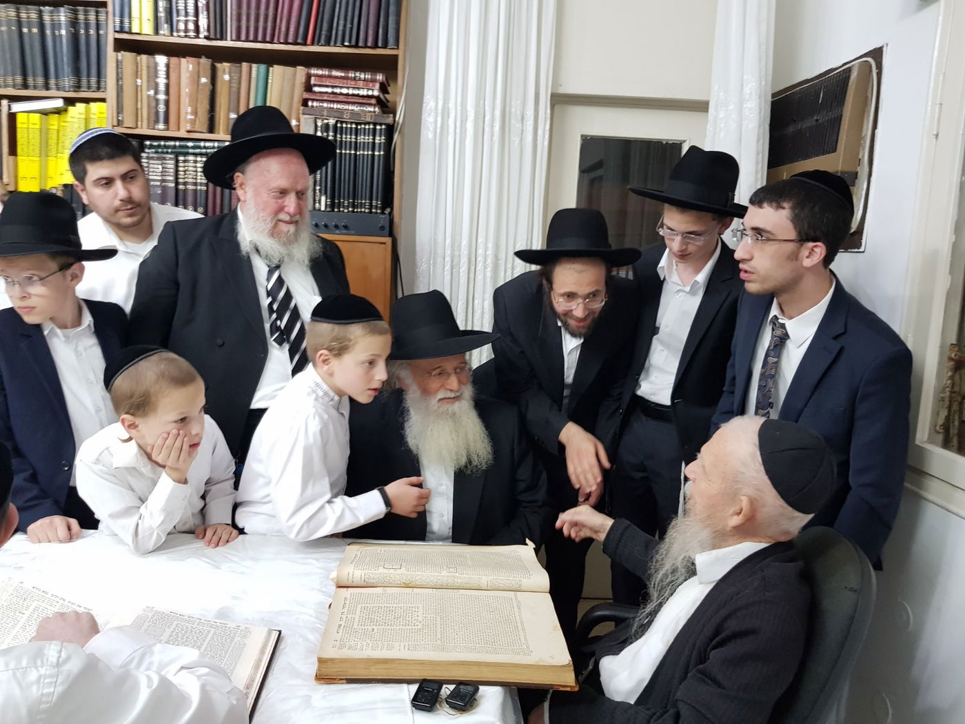 ראש ישיבת קרית מלאכי בביקור חג של הגרי"ג אדלשטיין