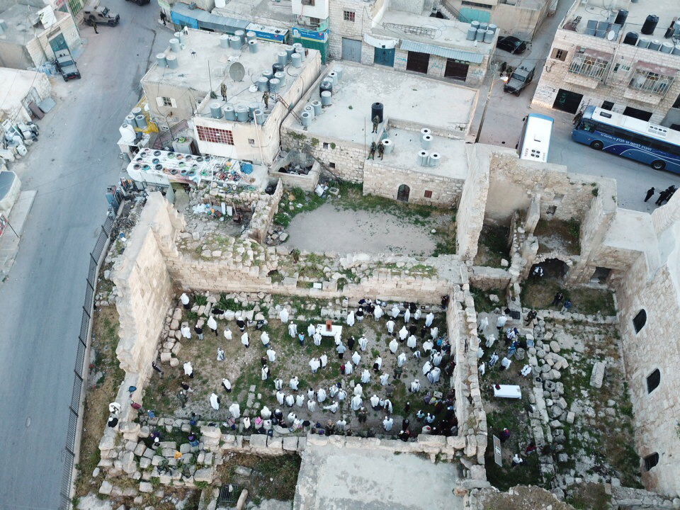 אחרי 4 שנים: תפילה בבית הכנסת העתיק